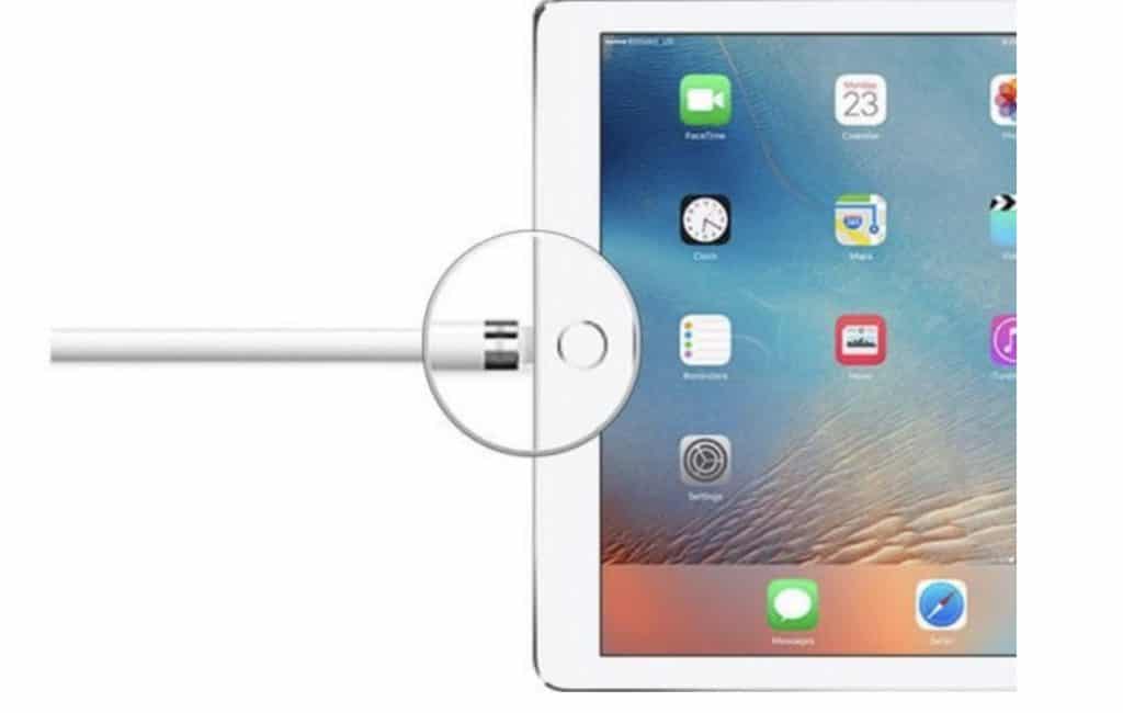 Apple Pencil 1 charging on iPad