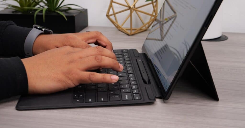 Surface Pro Signature Keyboard with Slim Pen